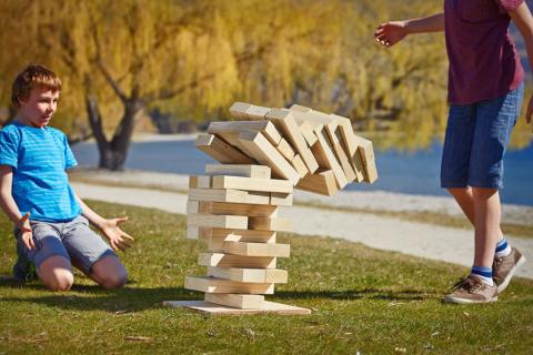 Kids playing Jenga