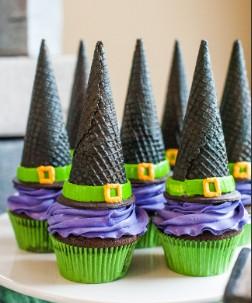 witch hat cupcakes